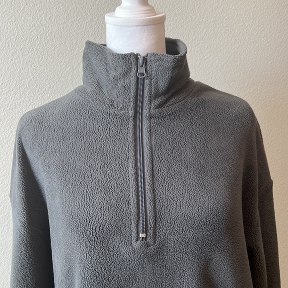 Amazon Women's Dark Grey Fleece Pullover 1/4 Zip Sweatshirt Small -Can Fit Large - Picture 4 of 10